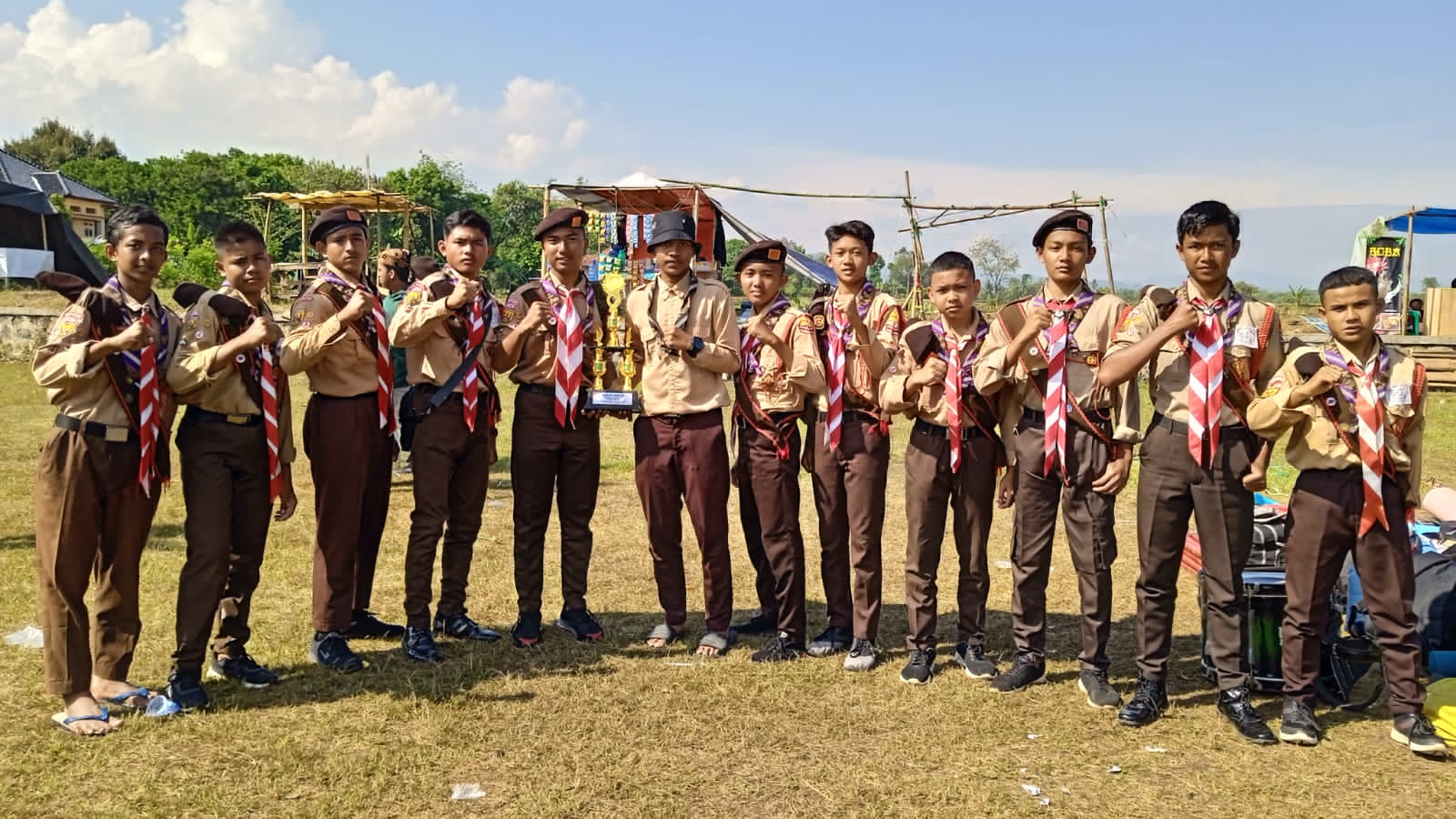 Anggota Pramuka Penggalang Putra Pondok Modern Ar-Rahmat