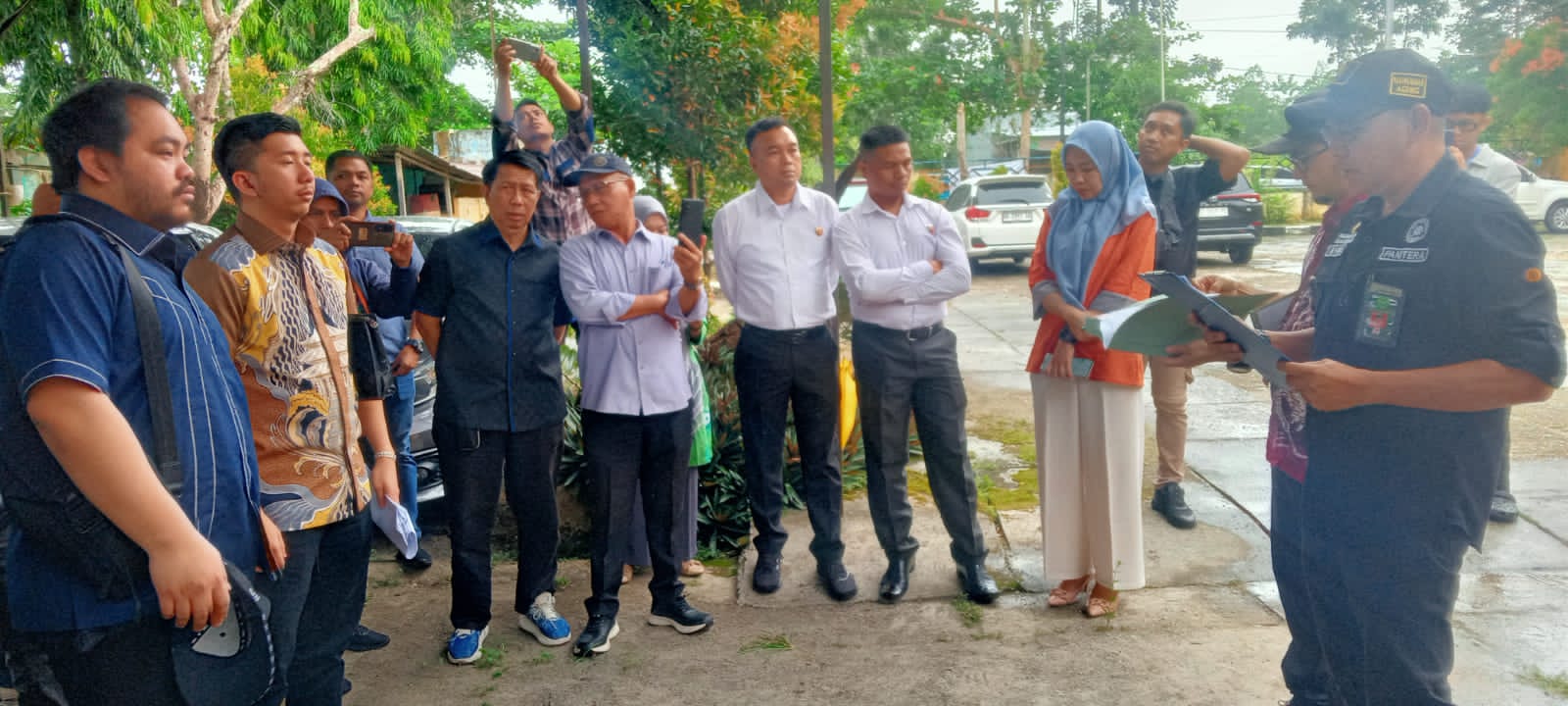 Proses Pelaksanaan peletakan sita eksekusi atas aset Yayasan Banua Bina Husada,Kamis(12/6/25).