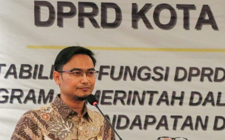 Ketua DPRD Kota Depok, Ade Supriyatna mendatangi SMPN 15 Kota Depok yang terletak di Kelurahan Mekarsari, Selasa (17/06/2025).