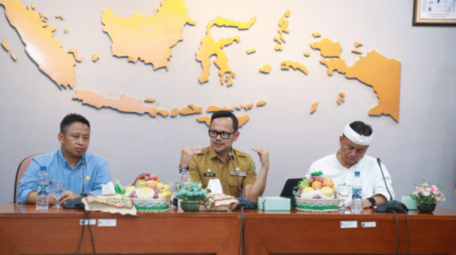 Wakil Menteri Dalam Negeri (Wamendagri) Bima Arya Sugiarto,pada pengarahan camat dan lurah se-Kota Depok di Kantor Wali Kota Depok, Jawa Barat (Jabar), Selasa (10/6/2025).(Foto Puspen Kemendagri)
