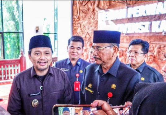 Wakil Gubernur Provinsi Kalimantan Selatan Hasnuryadi Sulaiman,saat berikan keterangan pers di Gedung DPRD Provinsi Kalsel.(Foto Biro Adpim Prov Kalsel)