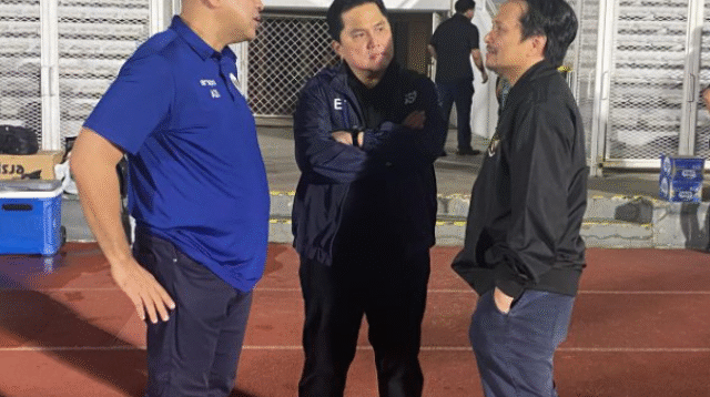 Anggota Komite Eksekutif (Exco) PSSI Pusat, Hasnuryadi Sulaiman,mendampingi Ketua Umum PSSI Erick Thohir meninjau langsung persiapan Timnas Indonesia U-23 di ajang Piala AFF U-23 2025,Jumat (27/6/2025)